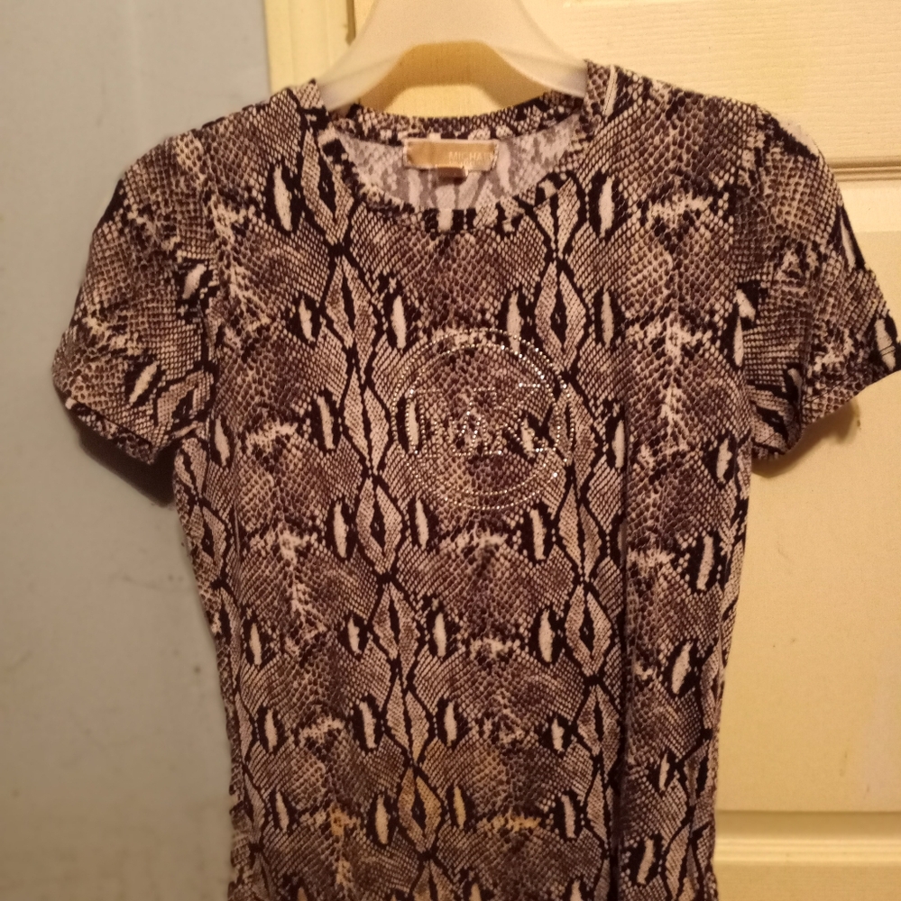 Michael kors women's m black and white snakeskin pattern